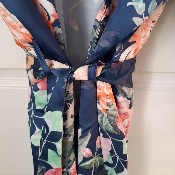 Lounge Kimono Robe - Picture 4 of 5